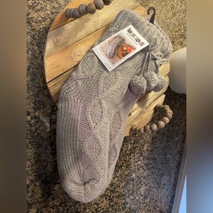 NWT Muk Luk Pom Cabin Socks L/XL